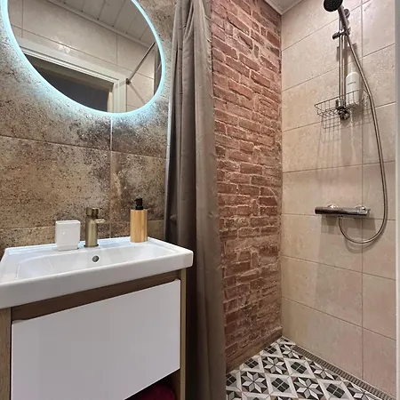 Garden Next To Telliskivi & Old Town Lägenhet Tallinn