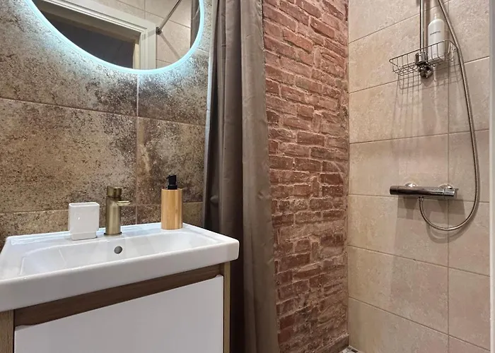 Garden Next To Telliskivi & Old Town Апартаменты Таллин